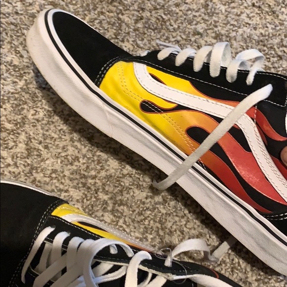 VANS - Picture 3 of 3